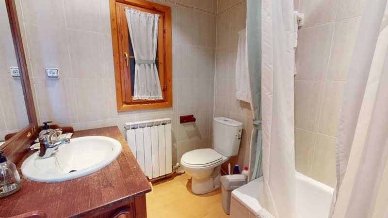 Chalet de 6 habitaciones en La Muela en venta con piscina garaje - 420.000 € (Ref: 9645751)