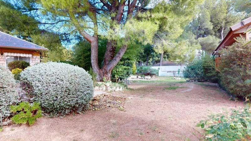 Chalet de 6 habitaciones en La Muela en venta con piscina garaje - 420.000 € (Ref: 9645751)