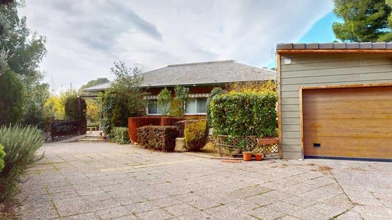 Chalet de 6 habitaciones en La Muela en venta con piscina garaje - 420.000 € (Ref: 9645751)