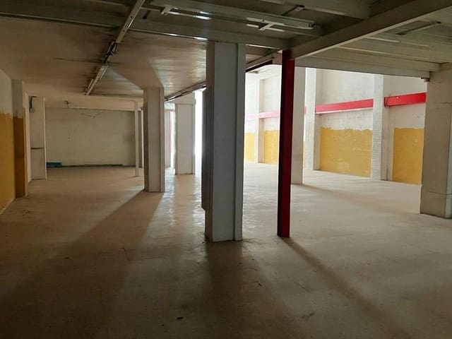 Commerciale in vendita in Saragozza città - 174.900 € (Rif: 9645759)