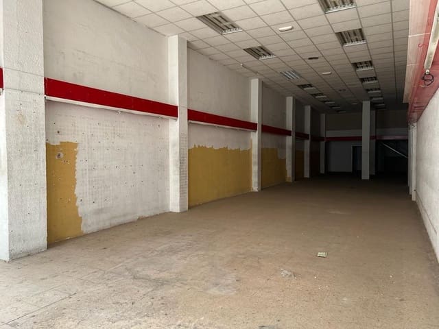 Commerciale in vendita in Saragozza città - 174.900 € (Rif: 9645759)