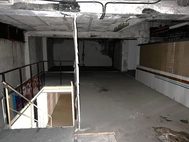 Commerciale in vendita in Saragozza città - 174.900 € (Rif: 9645759)