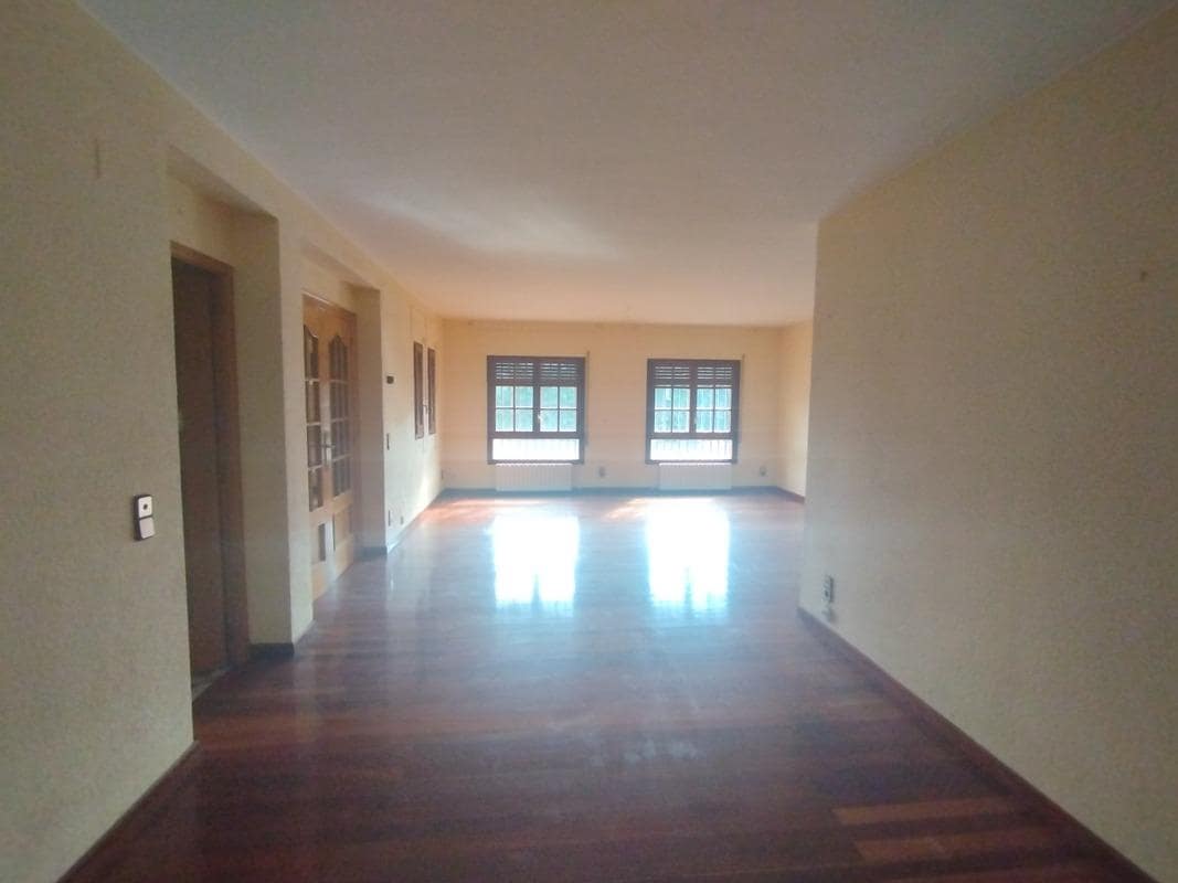 5 makuuhuone Huvila myytävänä paikassa Zaragoza kaupunki mukana 
autotalli - 495 000 € (Ref: 9648351)