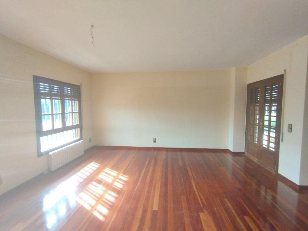 5 makuuhuone Huvila myytävänä paikassa Zaragoza kaupunki mukana 
autotalli - 495 000 € (Ref: 9648351)