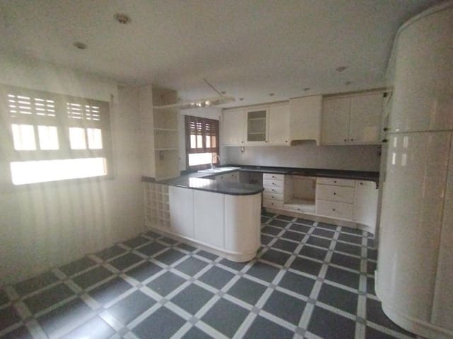 5 makuuhuone Huvila myytävänä paikassa Zaragoza kaupunki mukana 
autotalli - 495 000 € (Ref: 9648351)