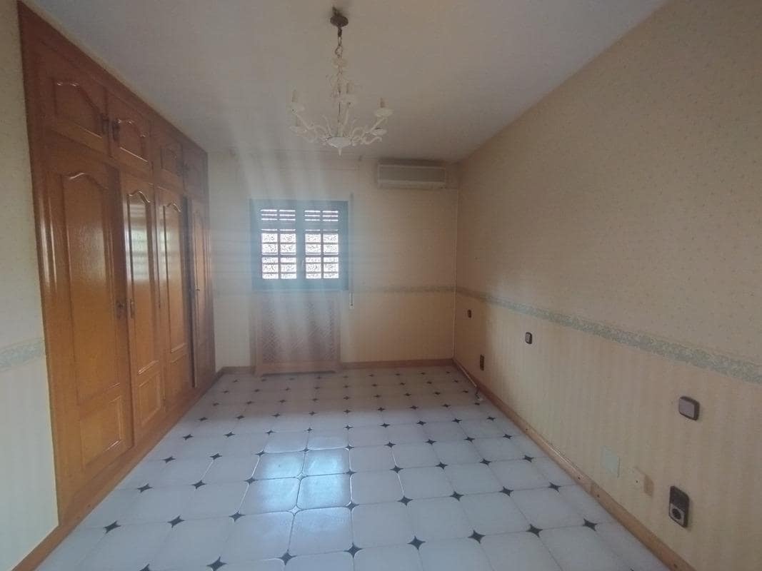 5 makuuhuone Huvila myytävänä paikassa Zaragoza kaupunki mukana 
autotalli - 495 000 € (Ref: 9648351)