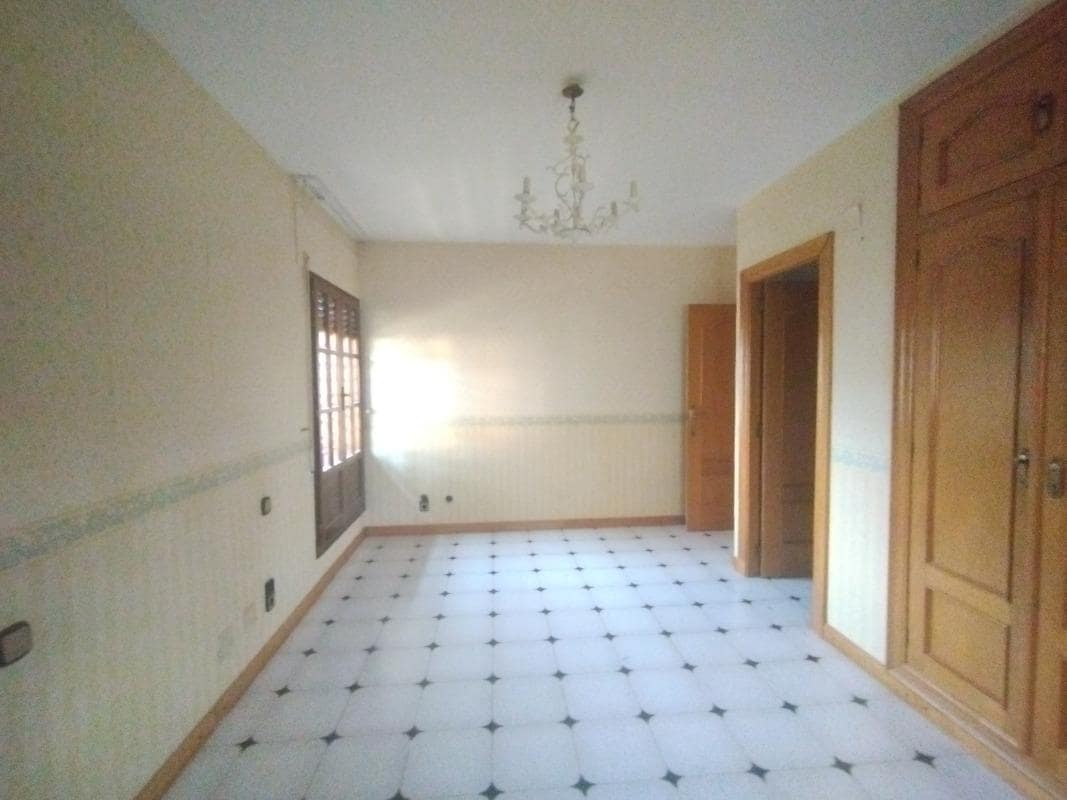 5 makuuhuone Huvila myytävänä paikassa Zaragoza kaupunki mukana 
autotalli - 495 000 € (Ref: 9648351)