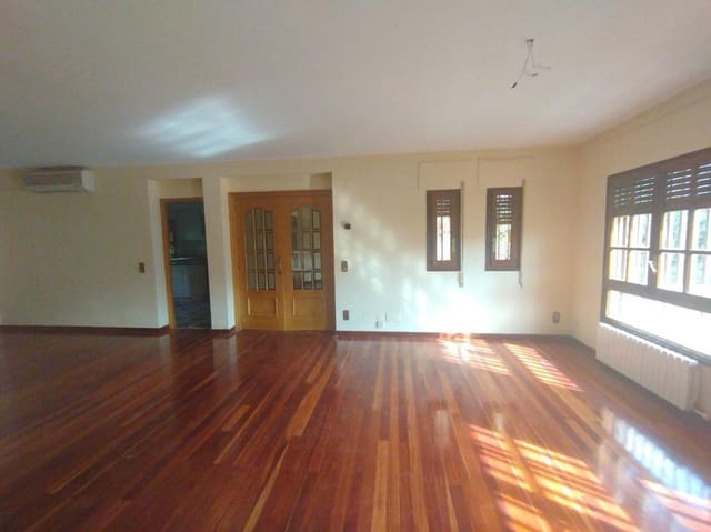 5 makuuhuone Huvila myytävänä paikassa Zaragoza kaupunki mukana 
autotalli - 495 000 € (Ref: 9648351)