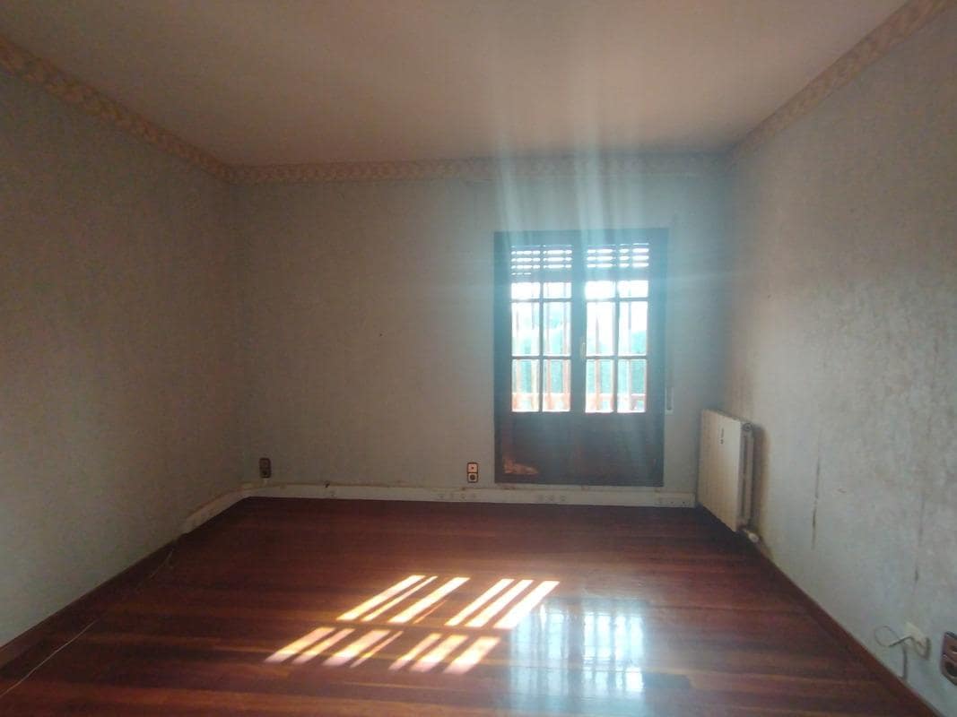 5 makuuhuone Huvila myytävänä paikassa Zaragoza kaupunki mukana 
autotalli - 495 000 € (Ref: 9648351)