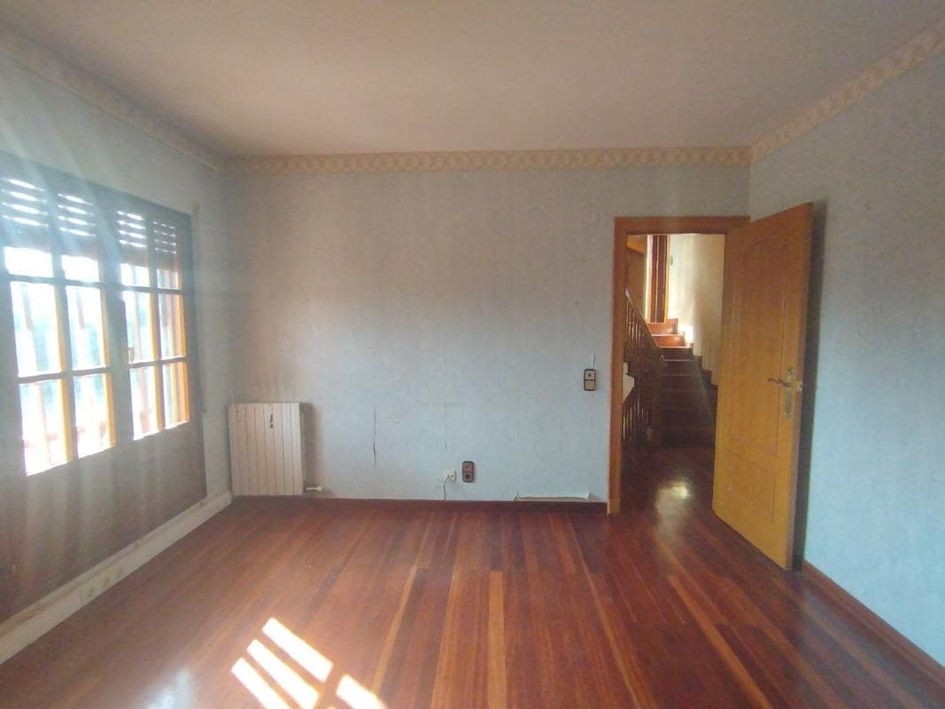 5 makuuhuone Huvila myytävänä paikassa Zaragoza kaupunki mukana 
autotalli - 495 000 € (Ref: 9648351)