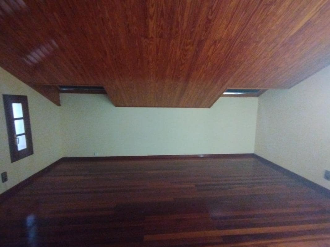 5 makuuhuone Huvila myytävänä paikassa Zaragoza kaupunki mukana 
autotalli - 495 000 € (Ref: 9648351)