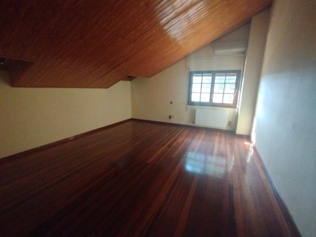 5 makuuhuone Huvila myytävänä paikassa Zaragoza kaupunki mukana 
autotalli - 495 000 € (Ref: 9648351)