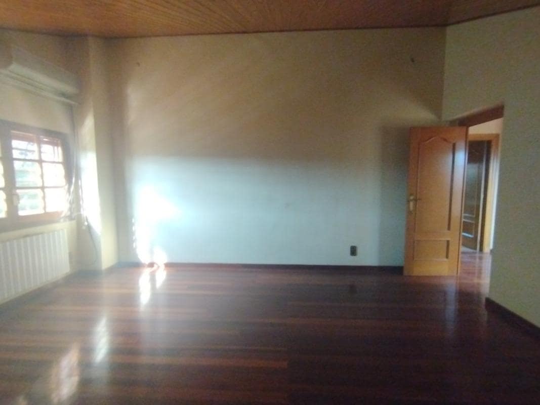 5 makuuhuone Huvila myytävänä paikassa Zaragoza kaupunki mukana 
autotalli - 495 000 € (Ref: 9648351)