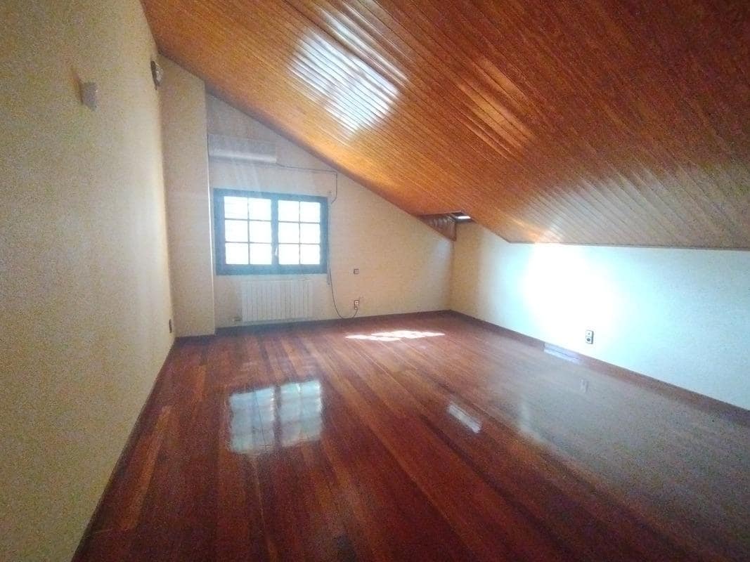 5 makuuhuone Huvila myytävänä paikassa Zaragoza kaupunki mukana 
autotalli - 495 000 € (Ref: 9648351)