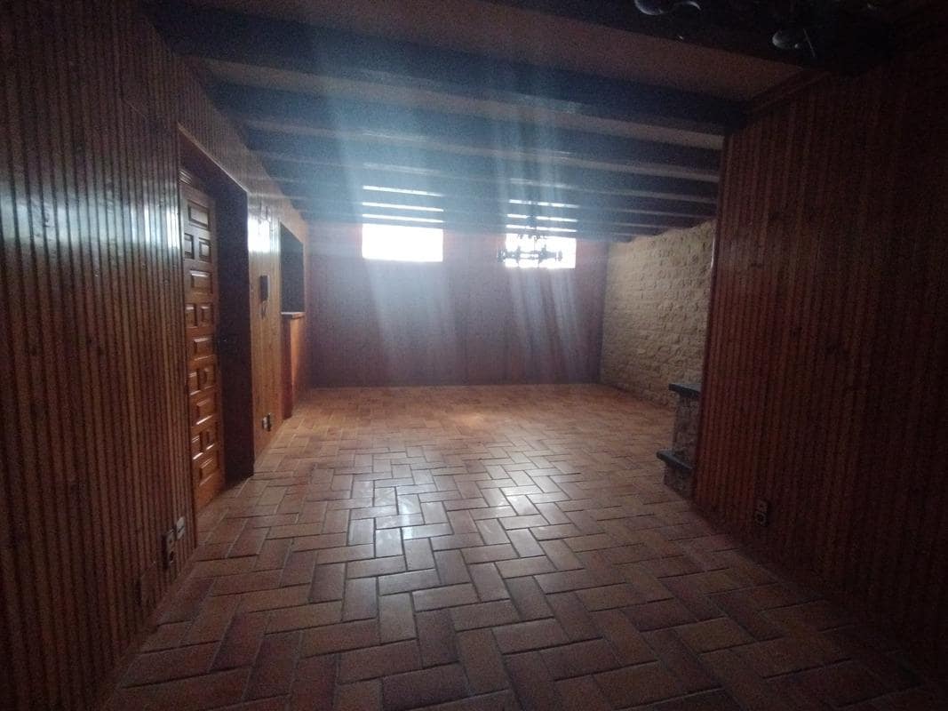 5 makuuhuone Huvila myytävänä paikassa Zaragoza kaupunki mukana 
autotalli - 495 000 € (Ref: 9648351)