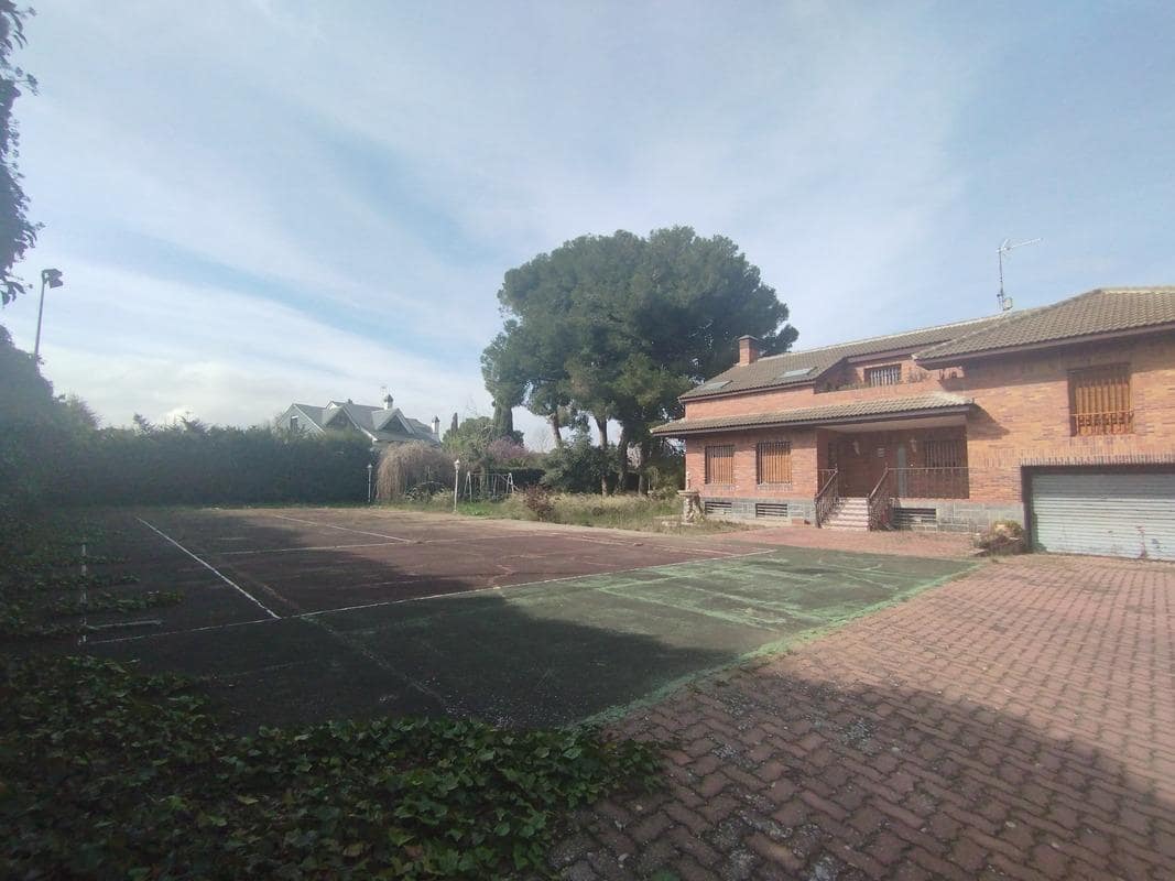 5 makuuhuone Huvila myytävänä paikassa Zaragoza kaupunki mukana 
autotalli - 495 000 € (Ref: 9648351)