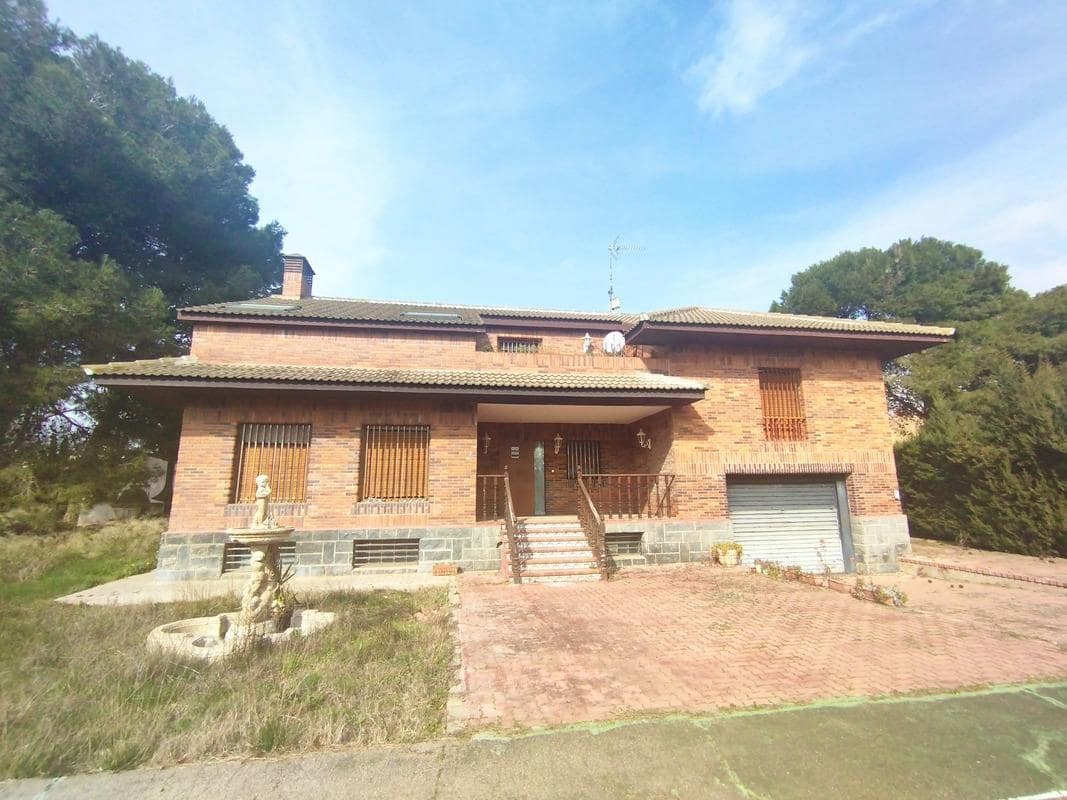 5 makuuhuone Huvila myytävänä paikassa Zaragoza kaupunki mukana 
autotalli - 495 000 € (Ref: 9648351)