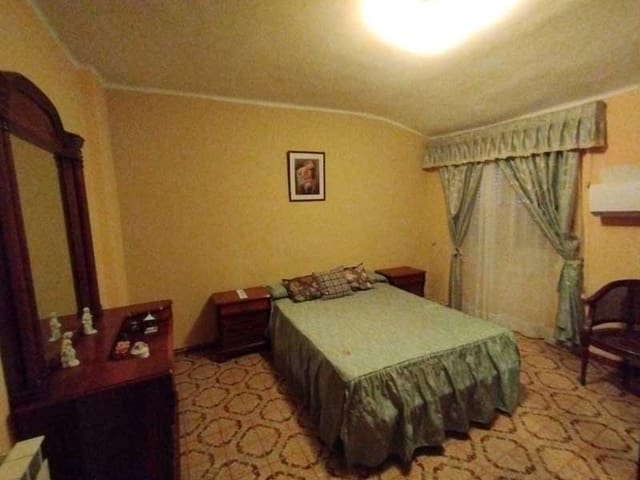 3 makuuhuone Omakotitalo myytävänä paikassa Sierra de Luna mukana 
autotalli - 49 500 € (Ref: 9666733)