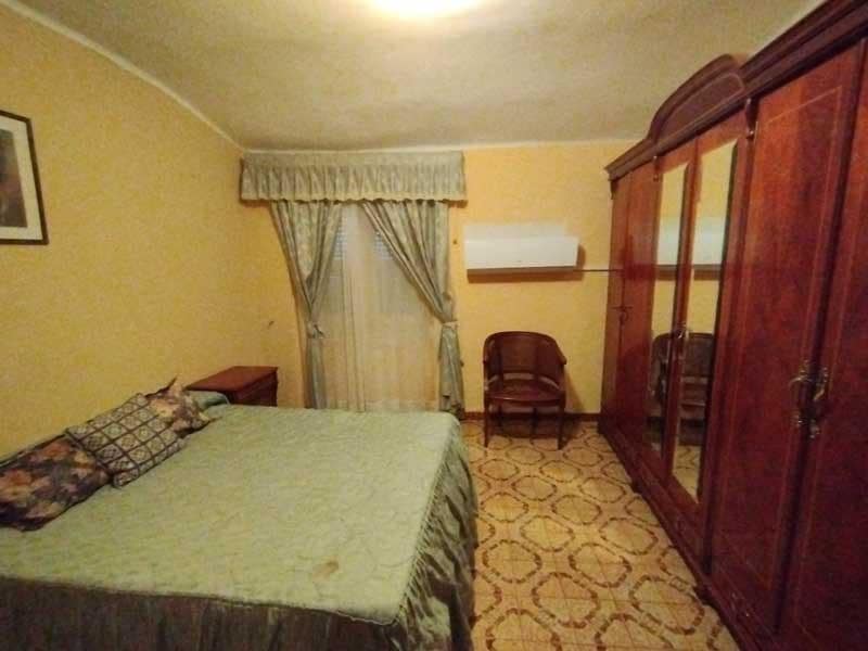 3 makuuhuone Omakotitalo myytävänä paikassa Sierra de Luna mukana 
autotalli - 49 500 € (Ref: 9666733)