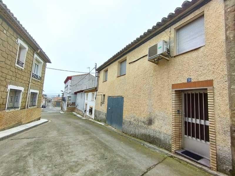 3 makuuhuone Omakotitalo myytävänä paikassa Sierra de Luna mukana 
autotalli - 49 500 € (Ref: 9666733)