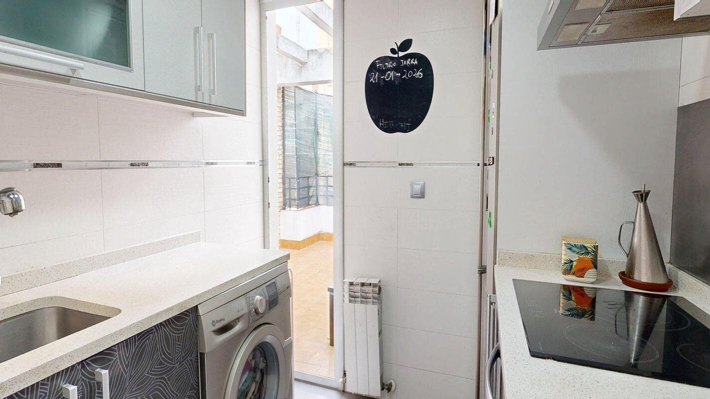 3 bedroom Flat for sale in Zaragoza city - € 158,000 (Ref: 9679966)