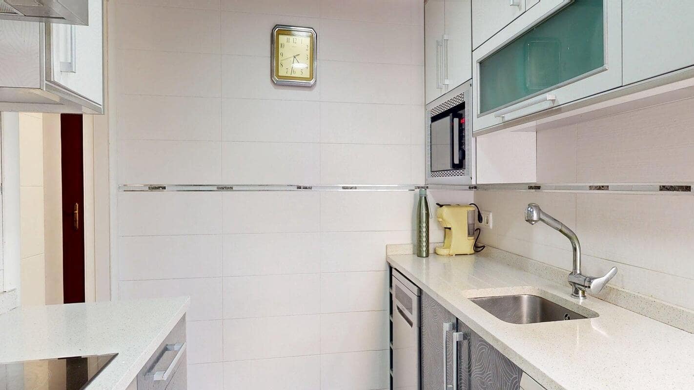 3 bedroom Flat for sale in Zaragoza city - € 158,000 (Ref: 9679966)