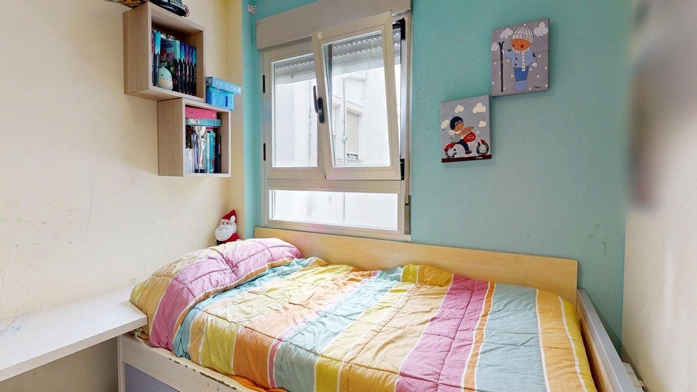 3 bedroom Flat for sale in Zaragoza city - € 158,000 (Ref: 9679966)