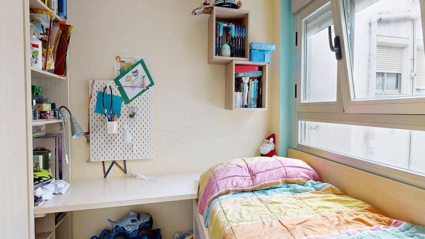 3 bedroom Flat for sale in Zaragoza city - € 158,000 (Ref: 9679966)