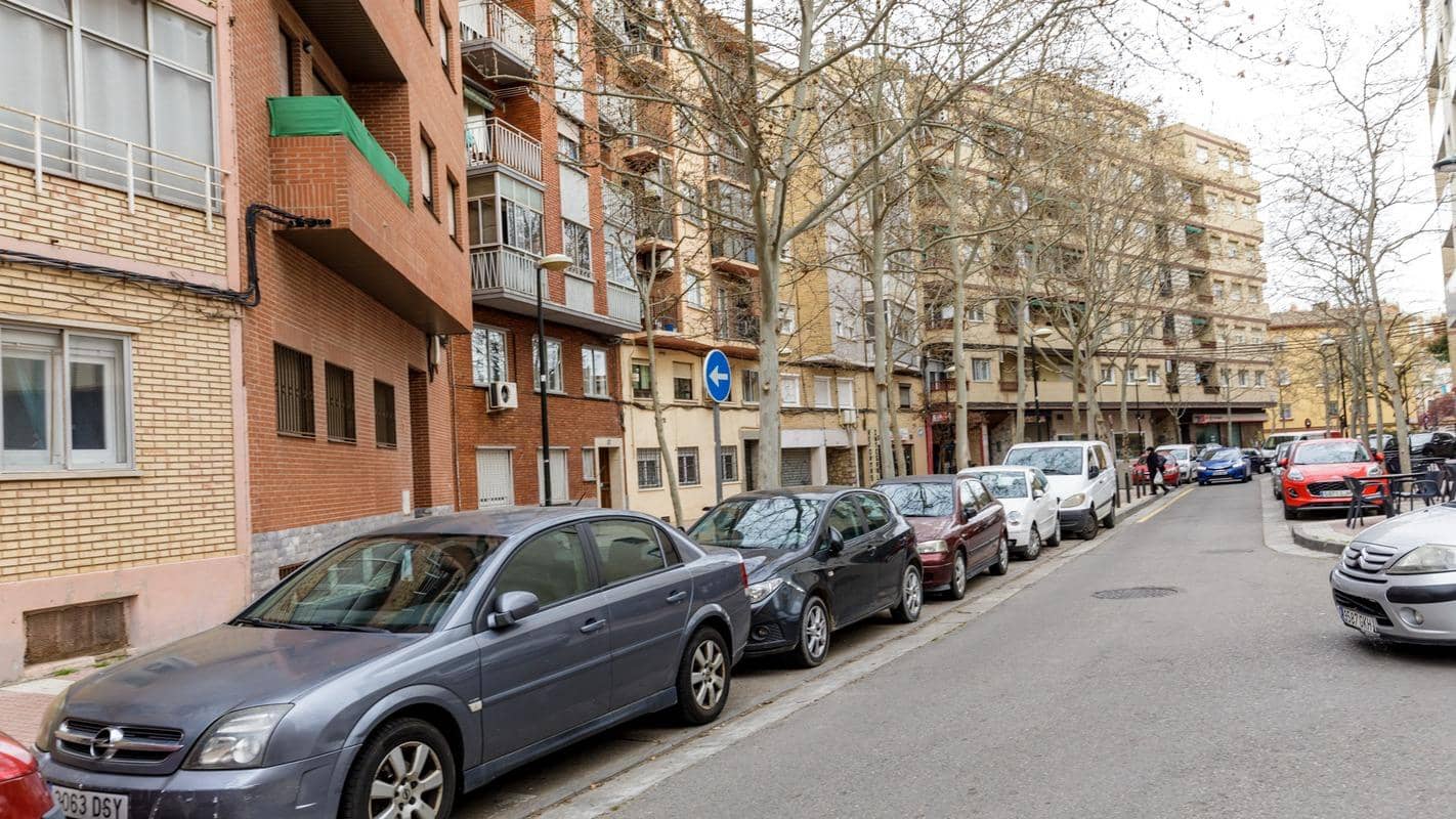 3 bedroom Flat for sale in Zaragoza city - € 158,000 (Ref: 9679966)