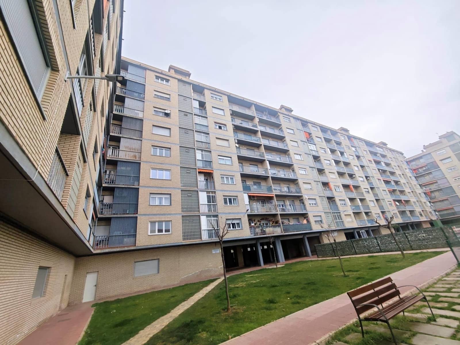 4 bedroom Flat for sale in Calatayud with pool - € 89,000 (Ref: 9690936)