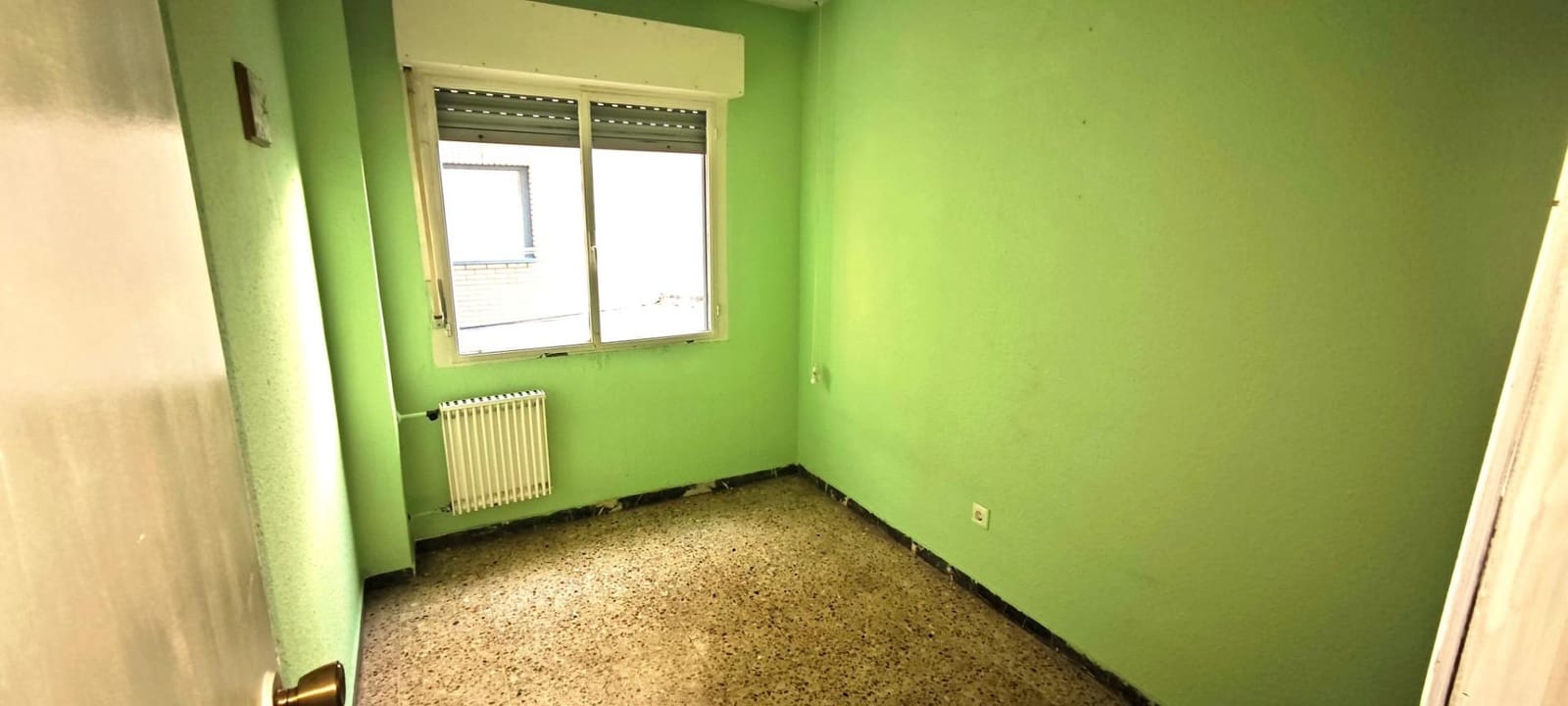 4 bedroom Flat for sale in Calatayud with pool - € 89,000 (Ref: 9690936)