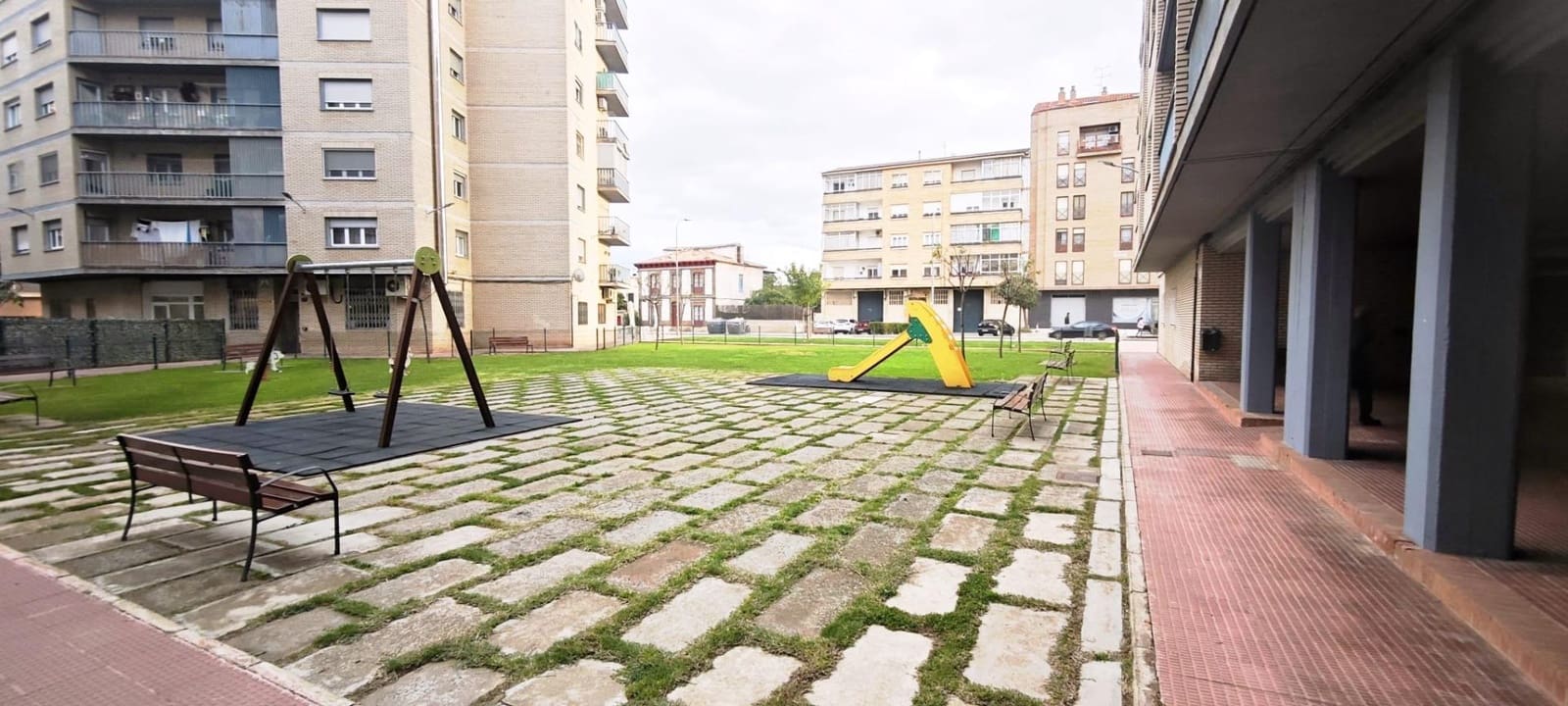 4 bedroom Flat for sale in Calatayud with pool - € 89,000 (Ref: 9690936)