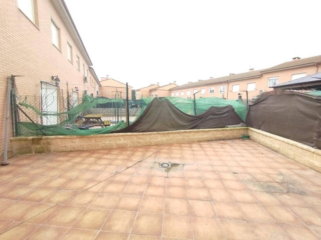 4 bedroom Terraced Villa for sale in Osera de Ebro with garage - € 144,000 (Ref: 9690937)