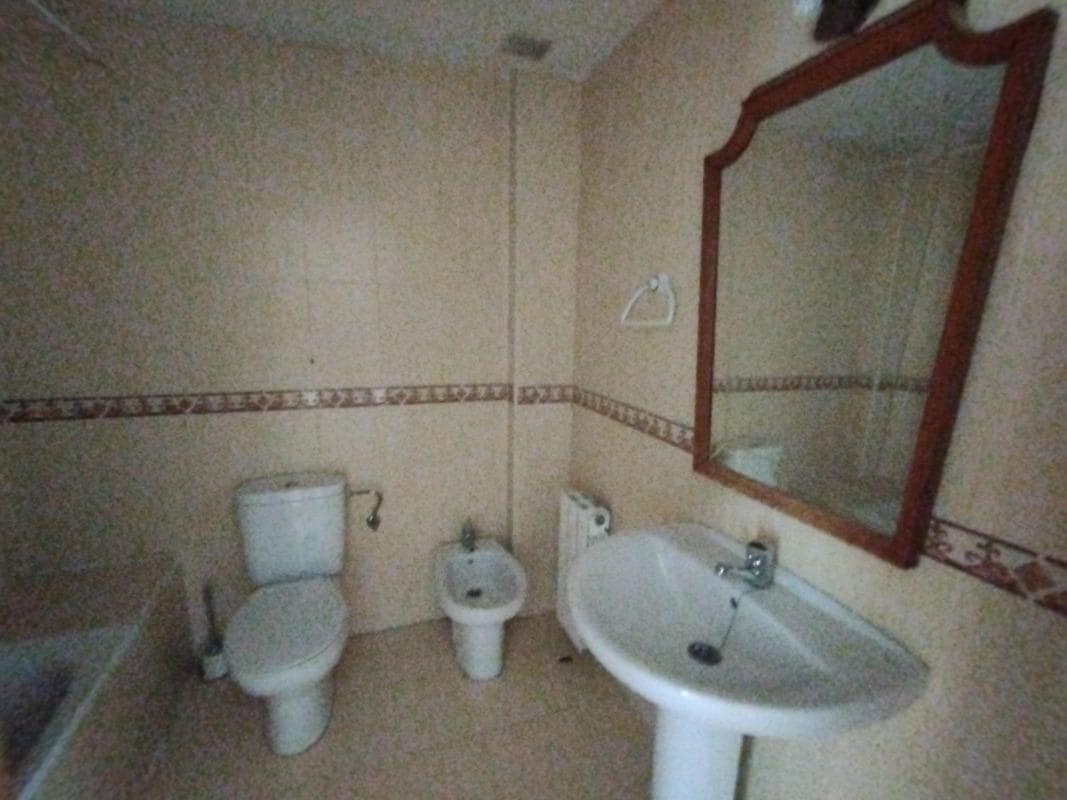 4 bedroom Terraced Villa for sale in Osera de Ebro with garage - € 144,000 (Ref: 9690937)