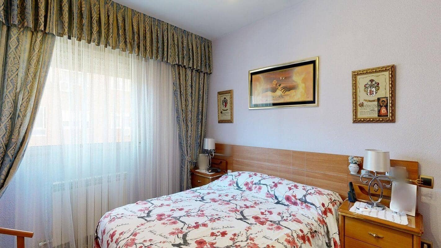 3 sypialnia Mieszkanie na sprzedaż w Miasto Saragossa z garażem - 265 000 € (Ref: 9702082)