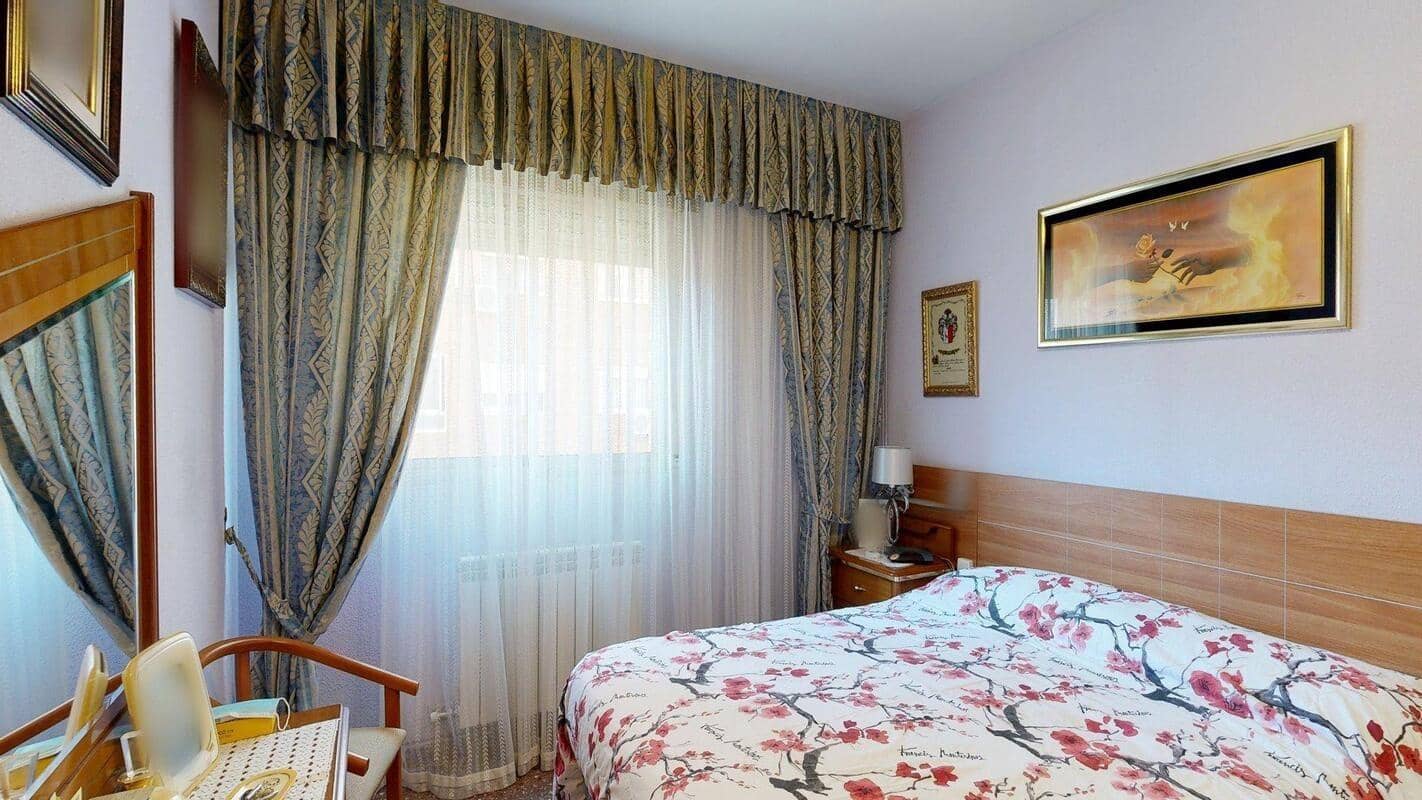 3 sypialnia Mieszkanie na sprzedaż w Miasto Saragossa z garażem - 265 000 € (Ref: 9702082)