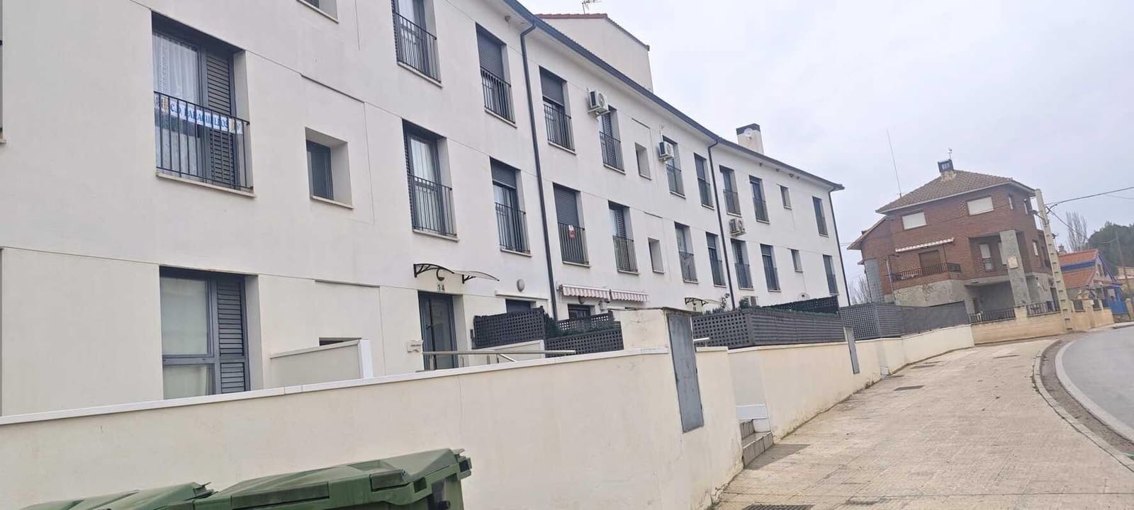 Garage for sale in Paracuellos de Jiloca - € 10,000 (Ref: 9702083)