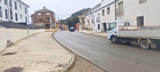 Garage for sale in Paracuellos de Jiloca - € 10,000 (Ref: 9702083)