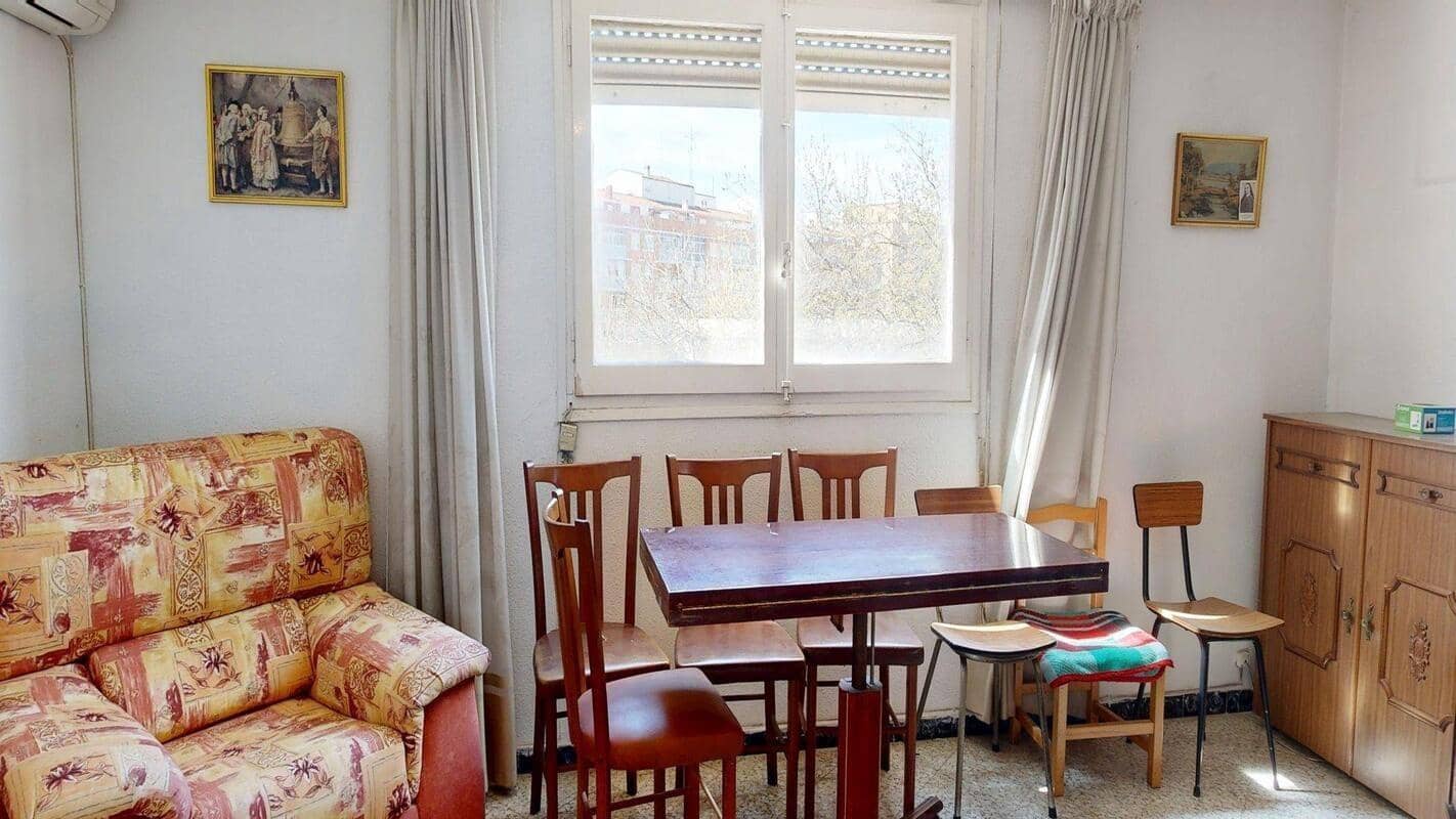 3 bedroom Flat for sale in Zaragoza city - € 129,000 (Ref: 9715059)