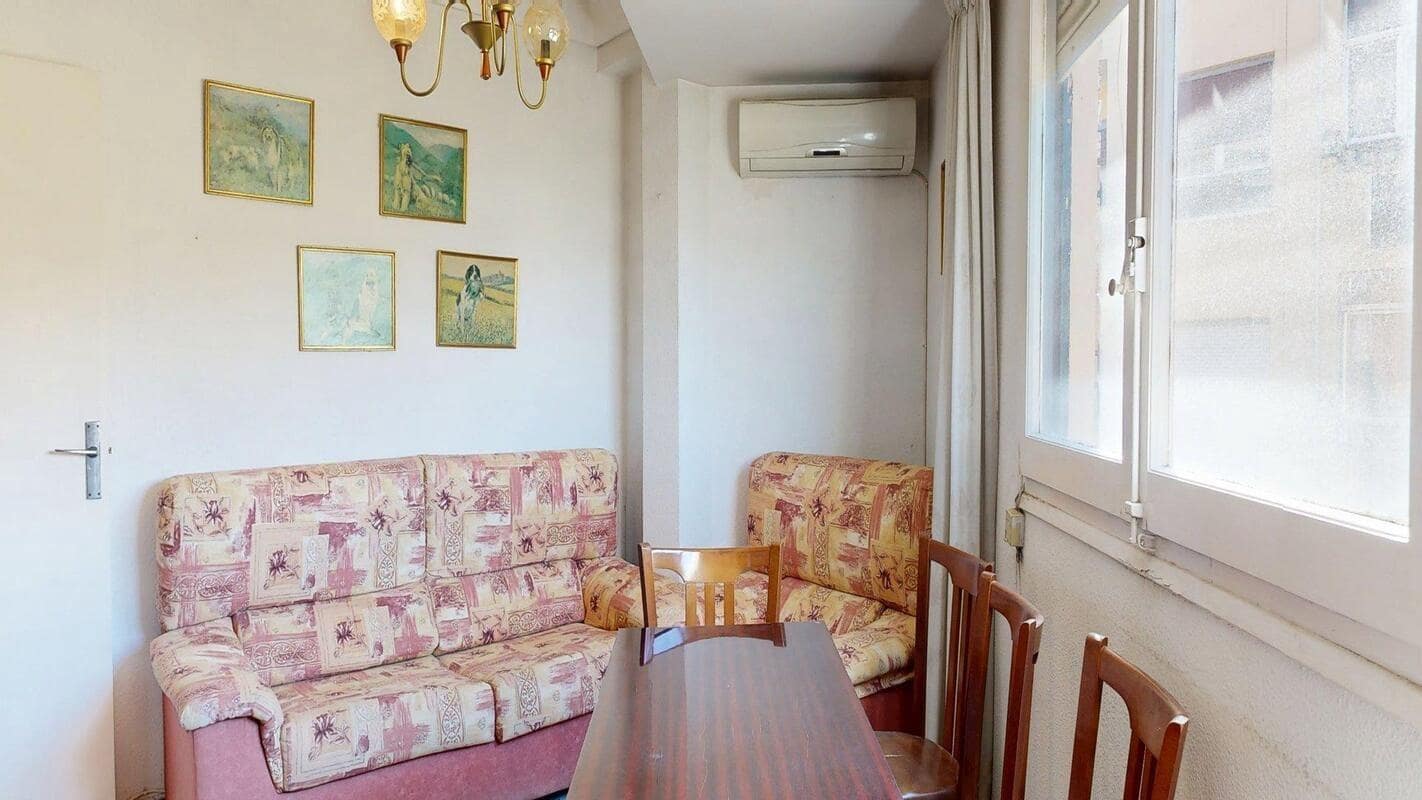 3 bedroom Flat for sale in Zaragoza city - € 129,000 (Ref: 9715059)