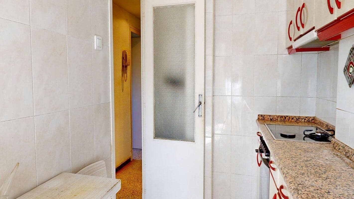 3 bedroom Flat for sale in Zaragoza city - € 129,000 (Ref: 9715059)