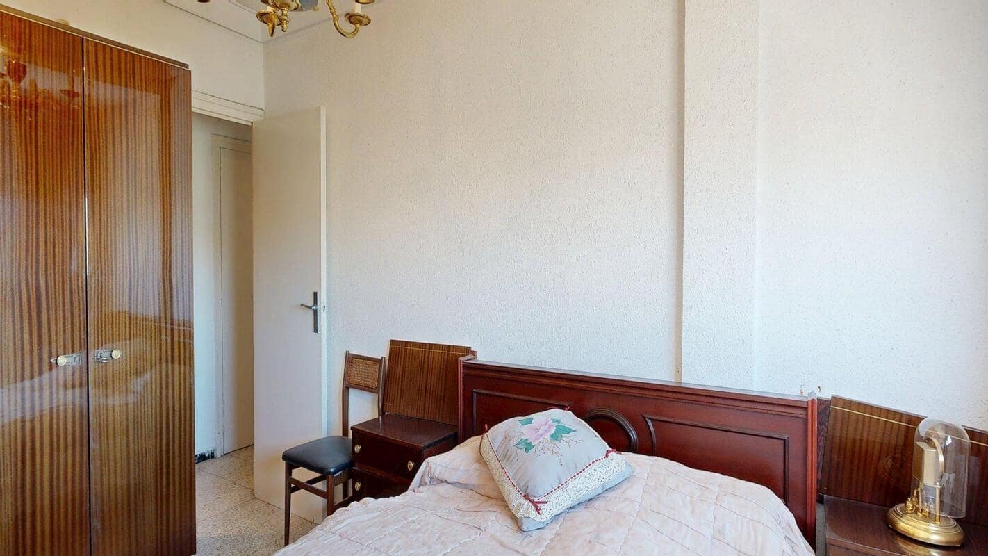 3 bedroom Flat for sale in Zaragoza city - € 129,000 (Ref: 9715059)