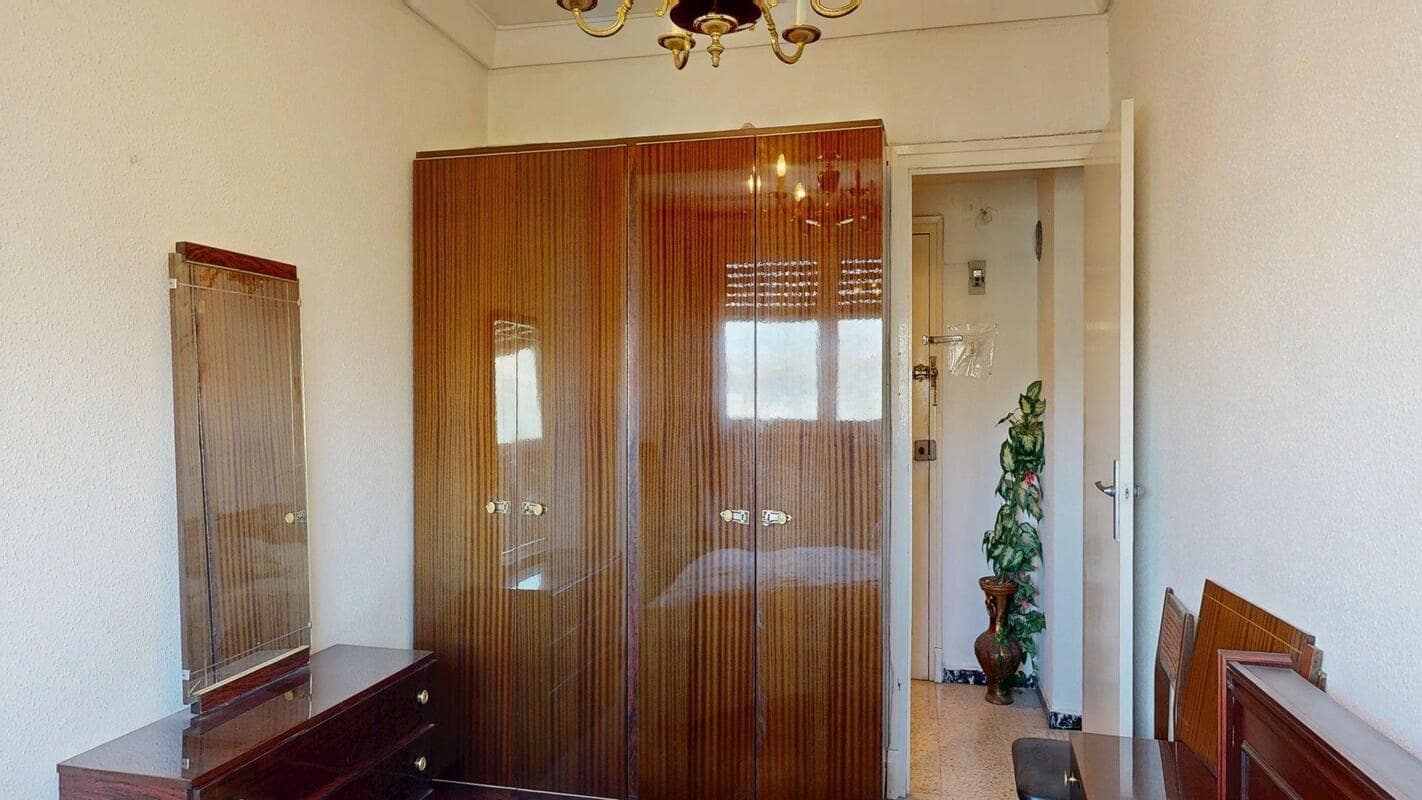 3 bedroom Flat for sale in Zaragoza city - € 129,000 (Ref: 9715059)