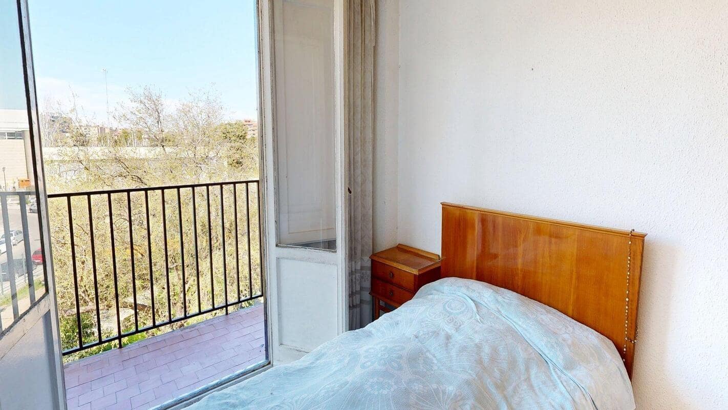 3 bedroom Flat for sale in Zaragoza city - € 129,000 (Ref: 9715059)