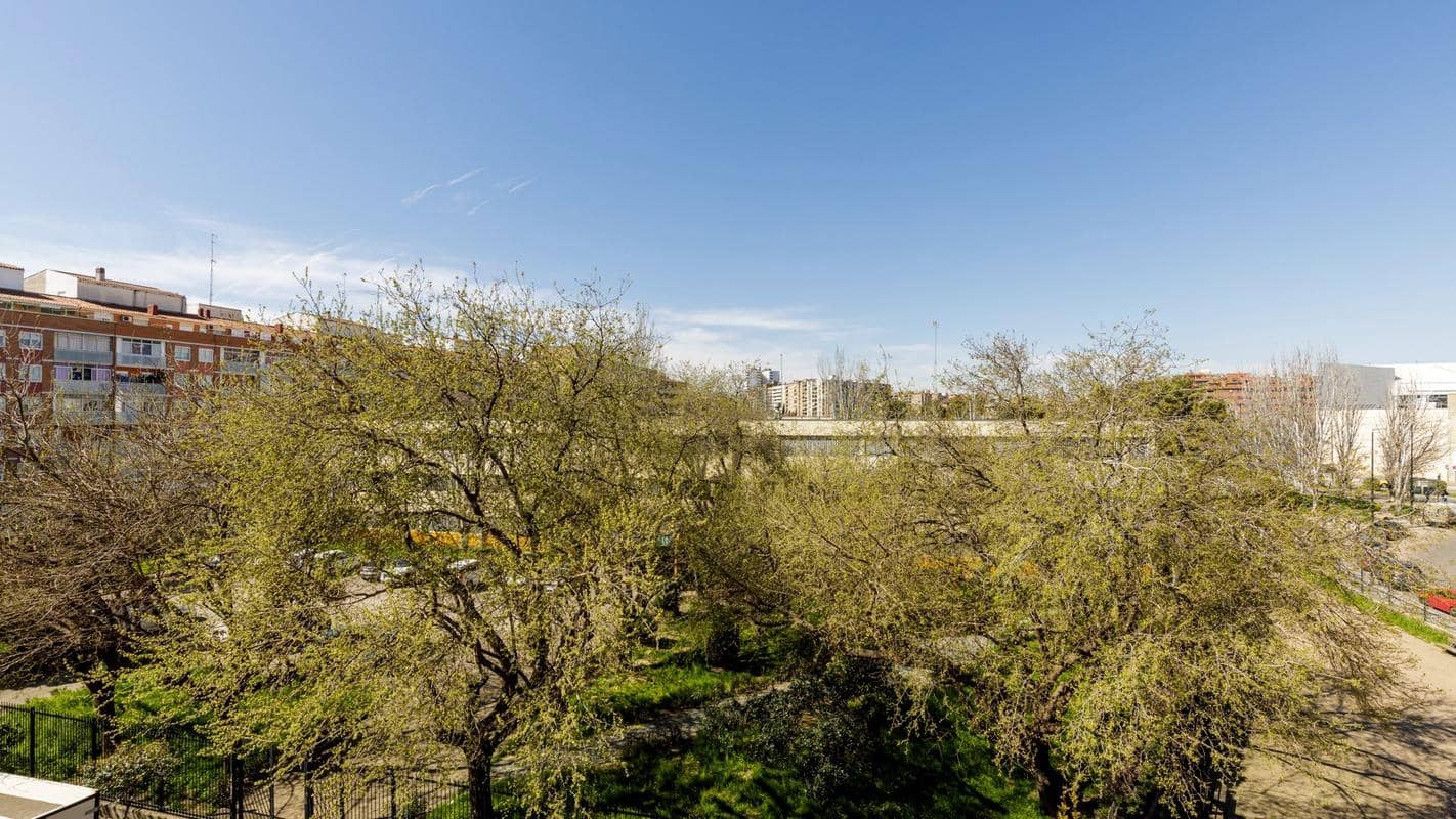 3 bedroom Flat for sale in Zaragoza city - € 129,000 (Ref: 9715059)