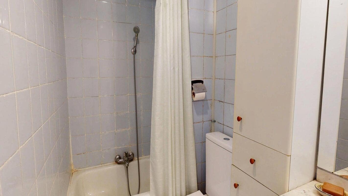 3 bedroom Flat for sale in Zaragoza city - € 129,000 (Ref: 9715059)