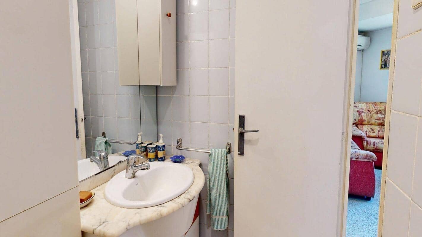 3 bedroom Flat for sale in Zaragoza city - € 129,000 (Ref: 9715059)