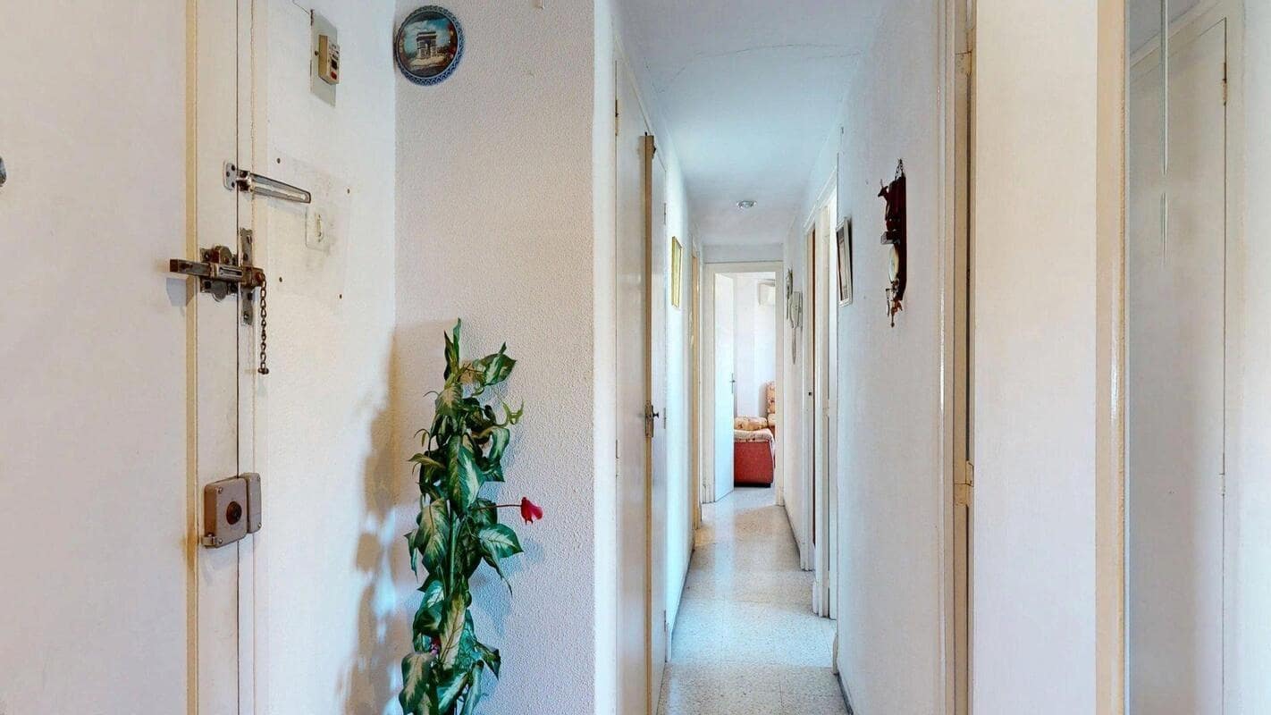 3 bedroom Flat for sale in Zaragoza city - € 129,000 (Ref: 9715059)