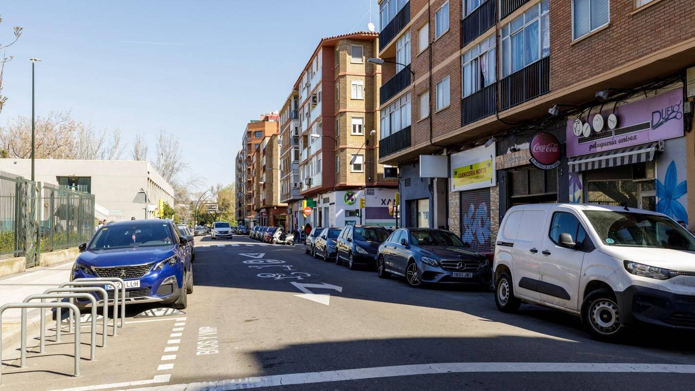 3 bedroom Flat for sale in Zaragoza city - € 129,000 (Ref: 9715059)