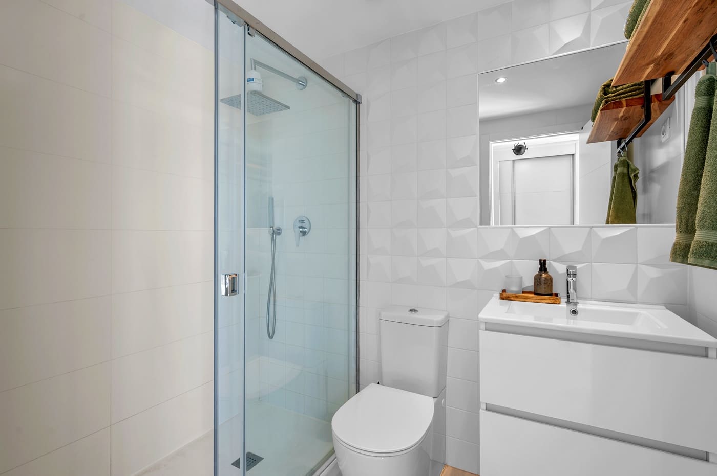 2 bedroom Beach Apartment for sale in Punta Prima with pool - € 599,000 (Ref: 9356755)